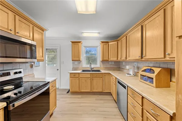 $269,000 | 1327 South Mulberry Street, Ottawa, KS 66067