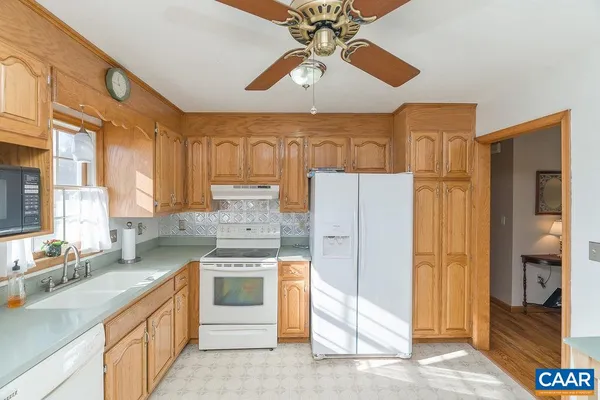 $427,000 | 43 Dogwood Road, Stuarts Draft, VA 24477