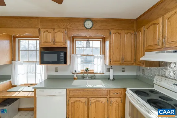 $427,000 | 43 Dogwood Road, Stuarts Draft, VA 24477