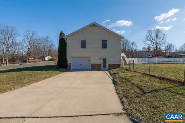 $427,000 | 43 Dogwood Road, Stuarts Draft, VA 24477