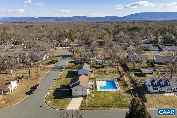 $427,000 | 43 Dogwood Road, Stuarts Draft, VA 24477