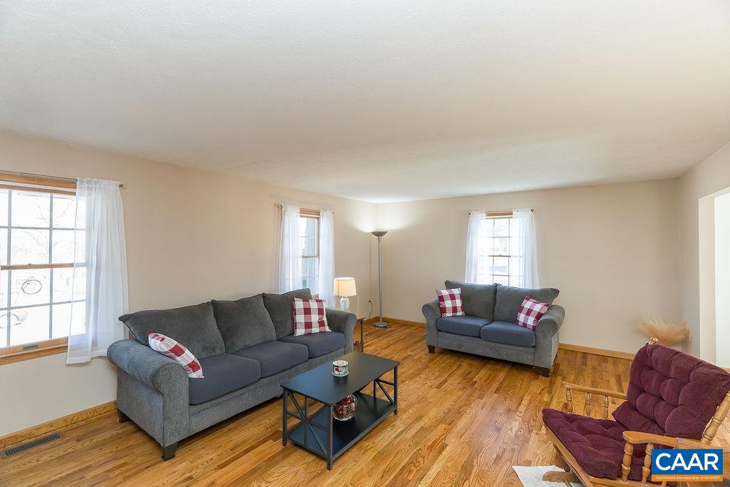 43 Dogwood Road Stuarts Draft, VA 24477 - Photo 7 of 66