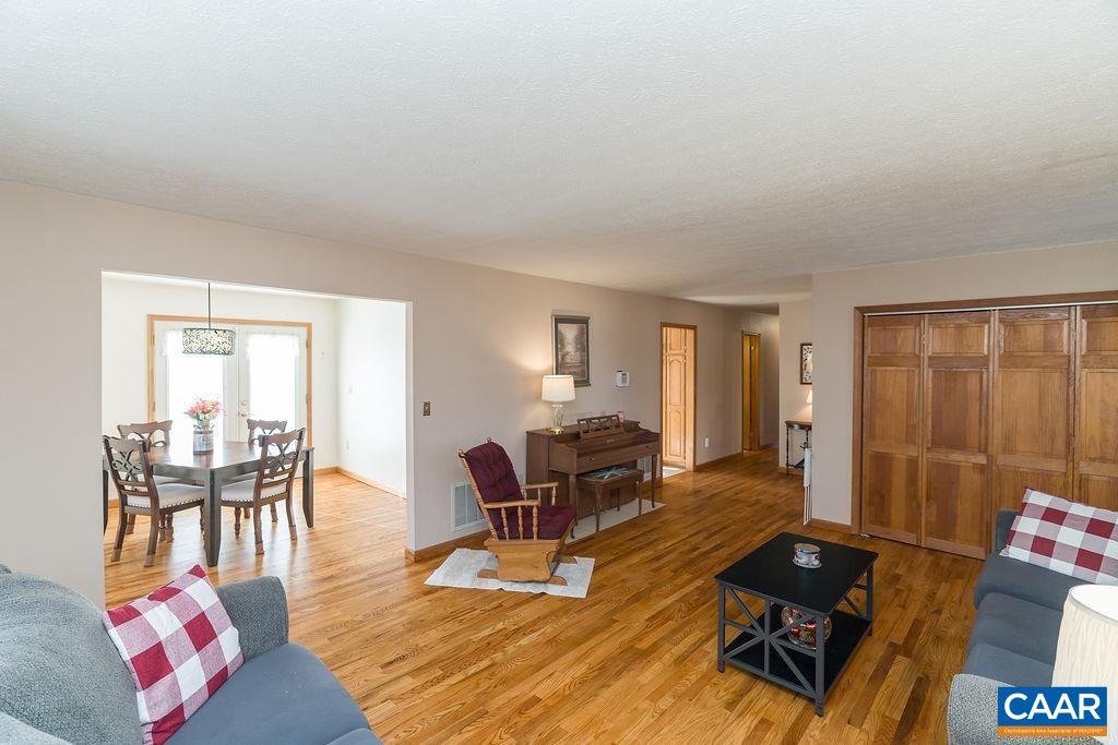 43 Dogwood Road Stuarts Draft, VA 24477 - Photo 10 of 66