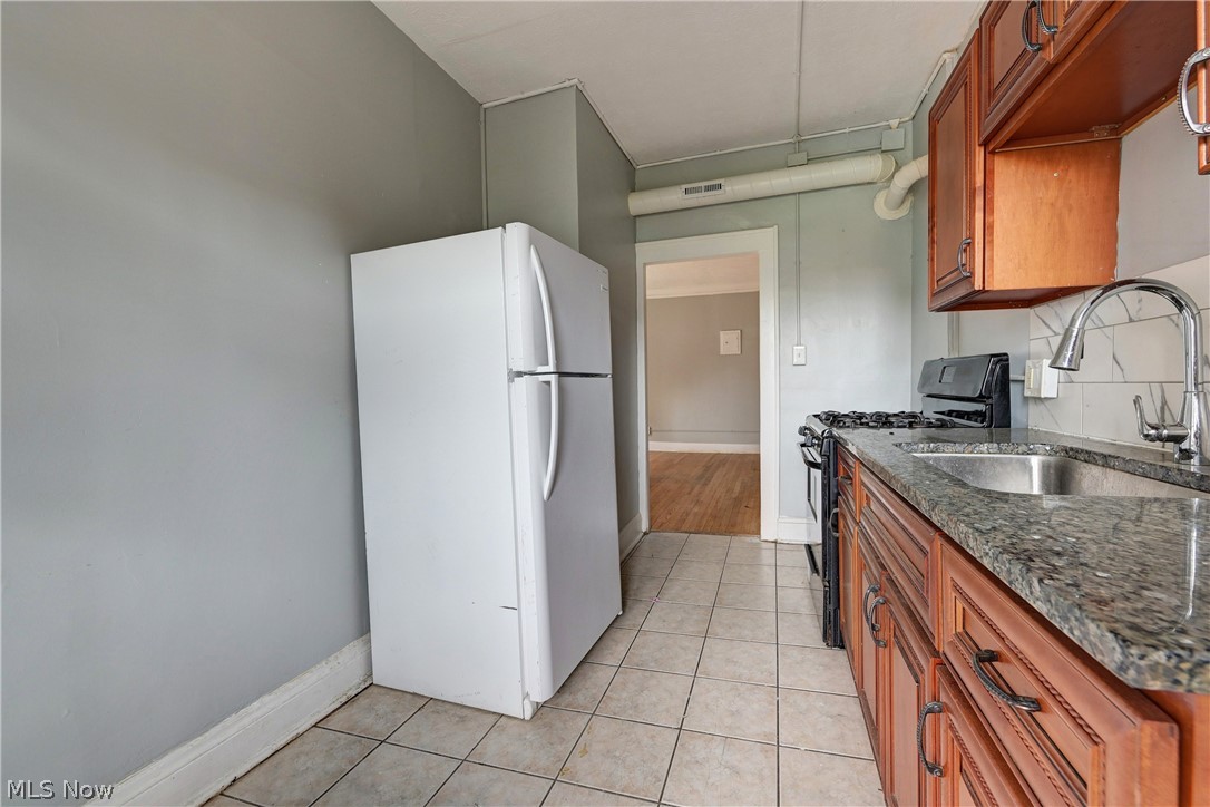 14120 Superior Road Cleveland, OH 44118 - Photo 8 of 24