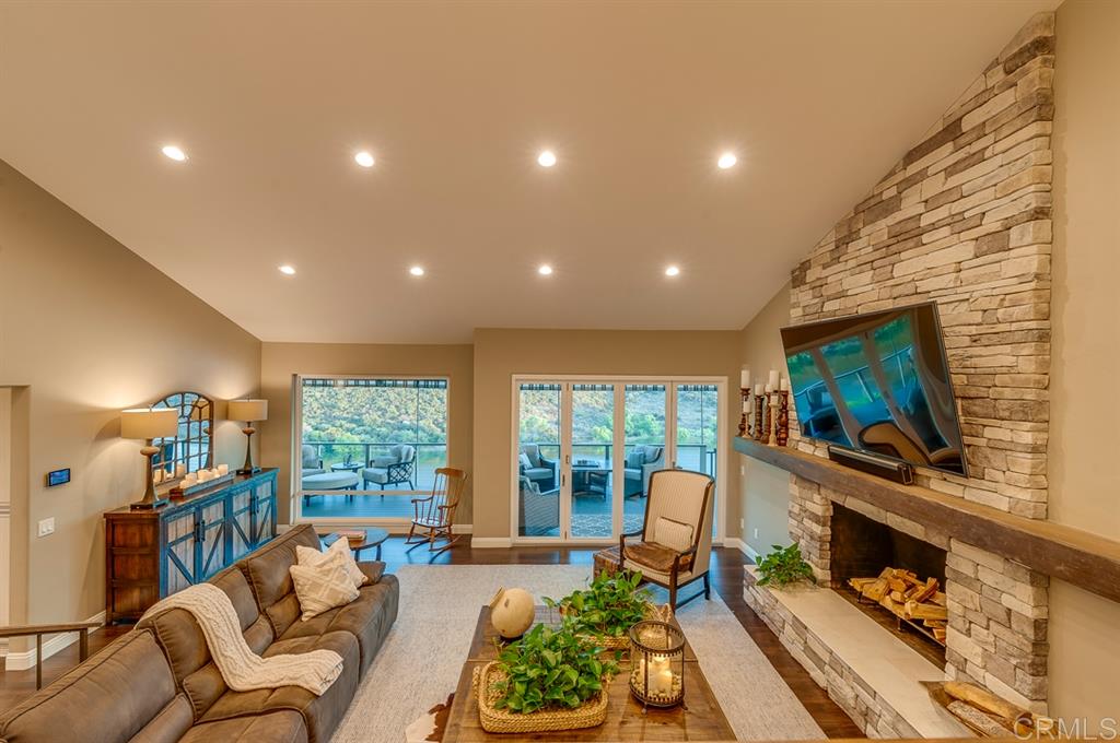 3845 Via Palo Verde Lago Alpine, CA 91901 - Photo 6 of 25