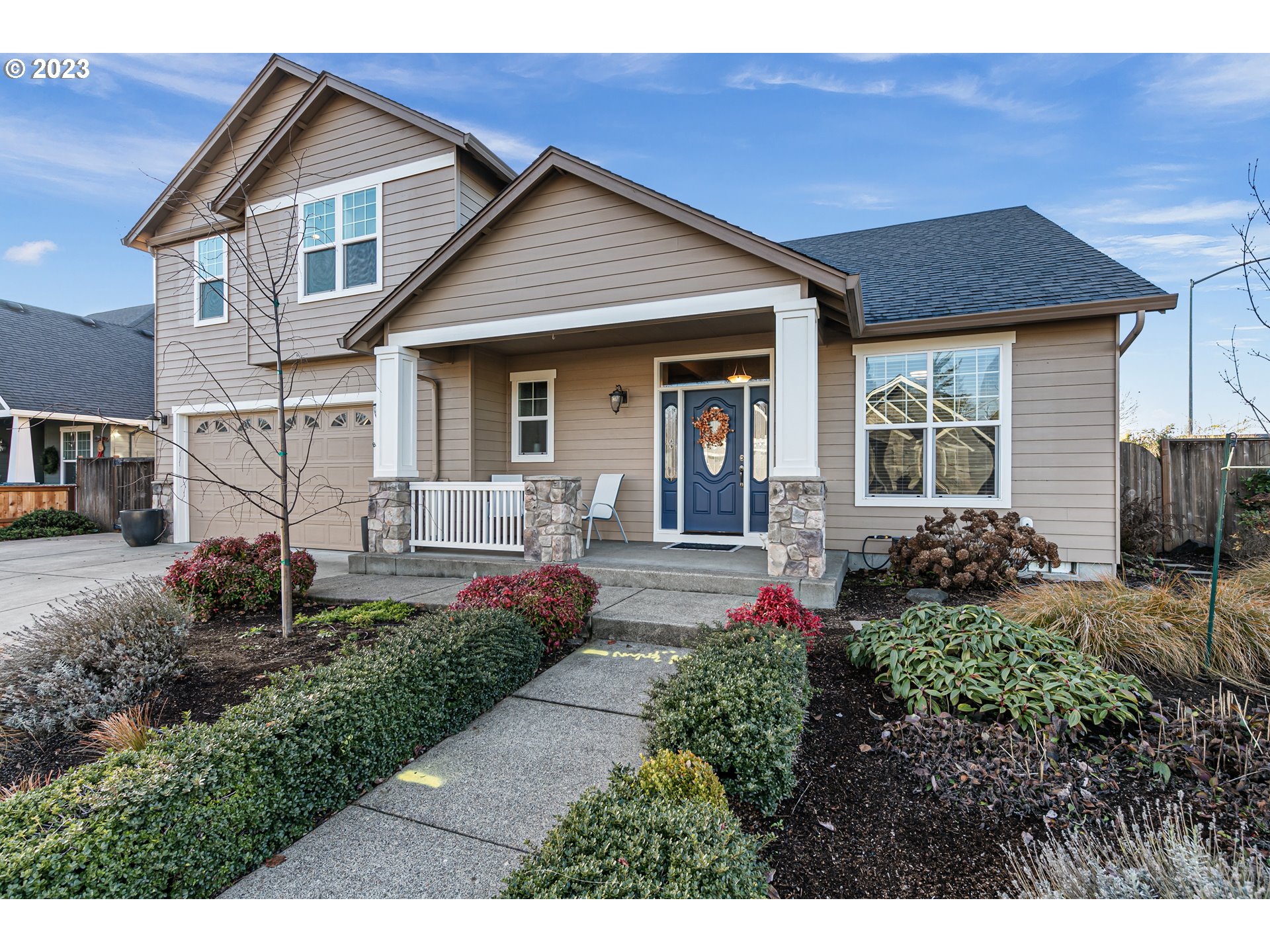 1200 South 41st Place Springfield, OR 97478 - Photo 2 of 34 a front view of a house with a yard