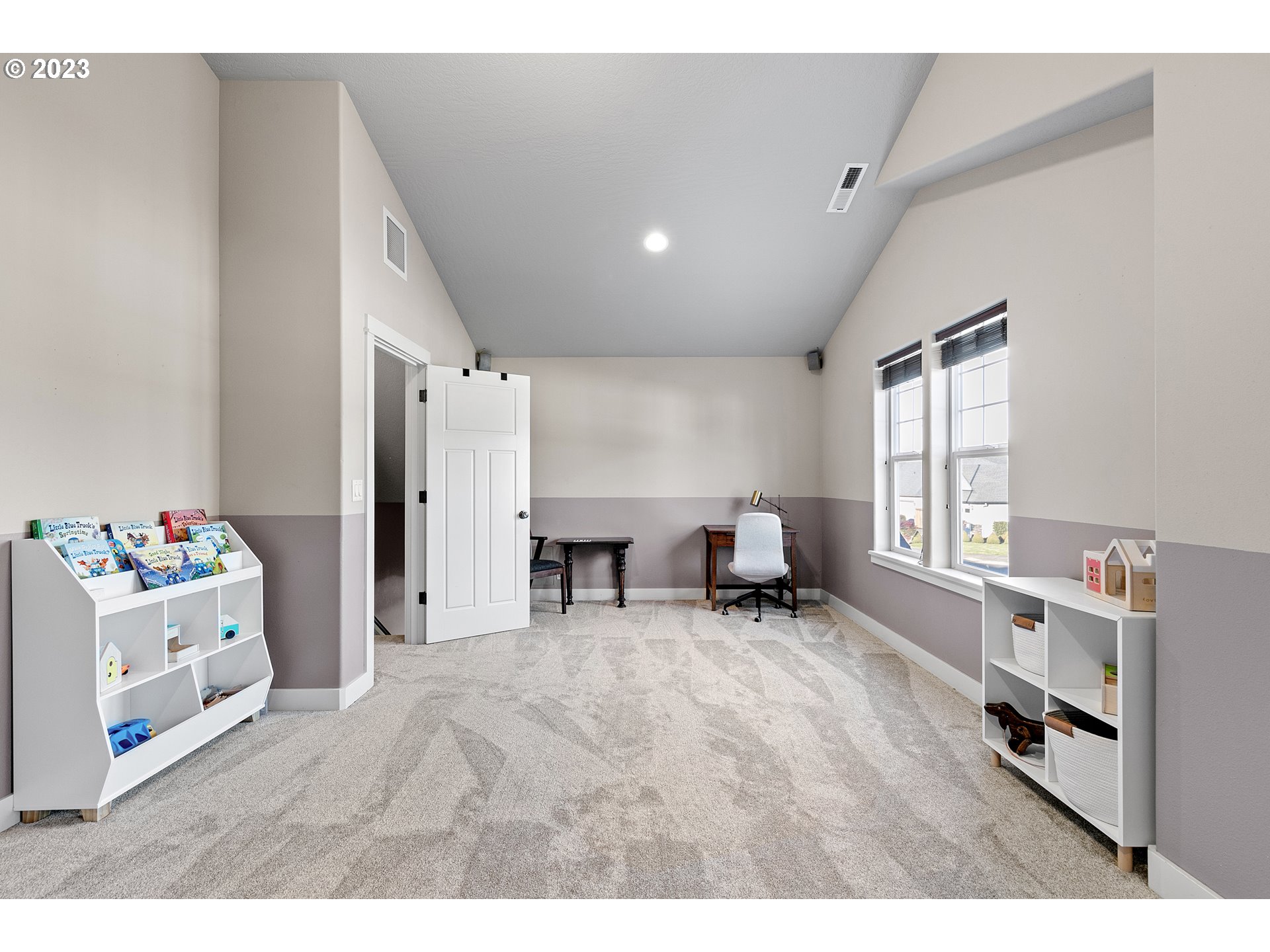 1200 South 41st Place Springfield, OR 97478 - Photo 24 of 34 a living room with furniture and a wooden floor