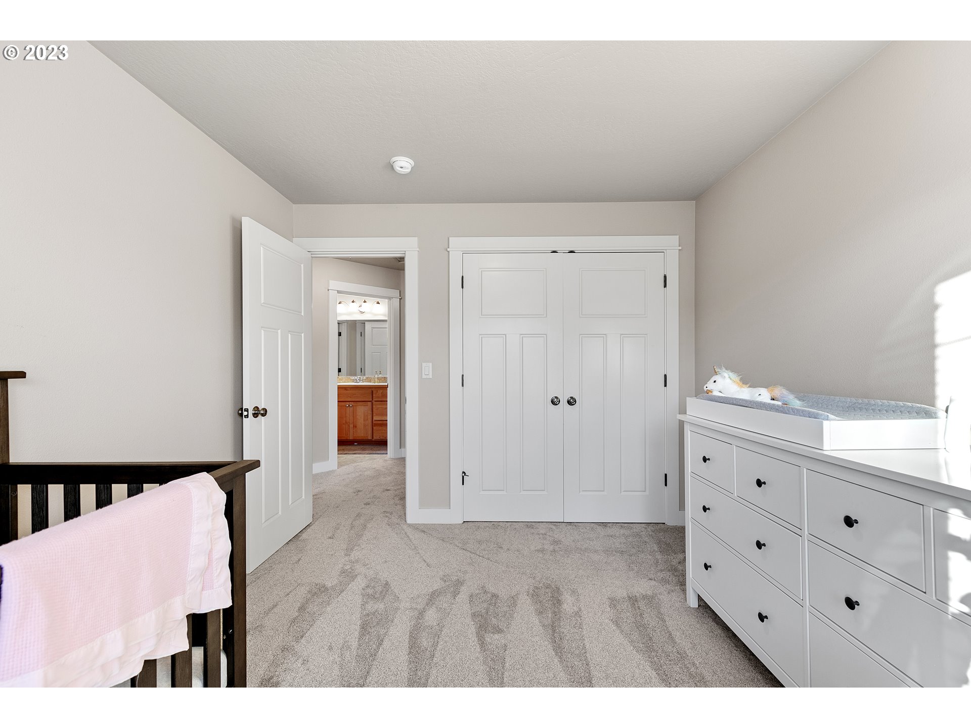 1200 South 41st Place Springfield, OR 97478 - Photo 25 of 34 a view of room with cabinet and mirrors