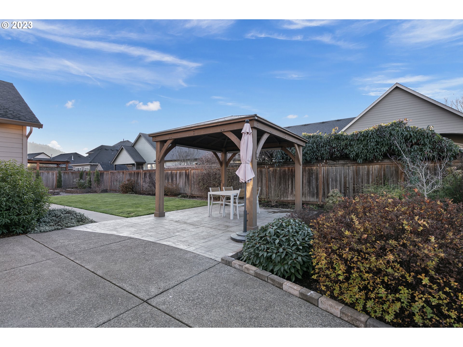1200 South 41st Place Springfield, OR 97478 - Photo 32 of 34 a view of outdoor space and yard