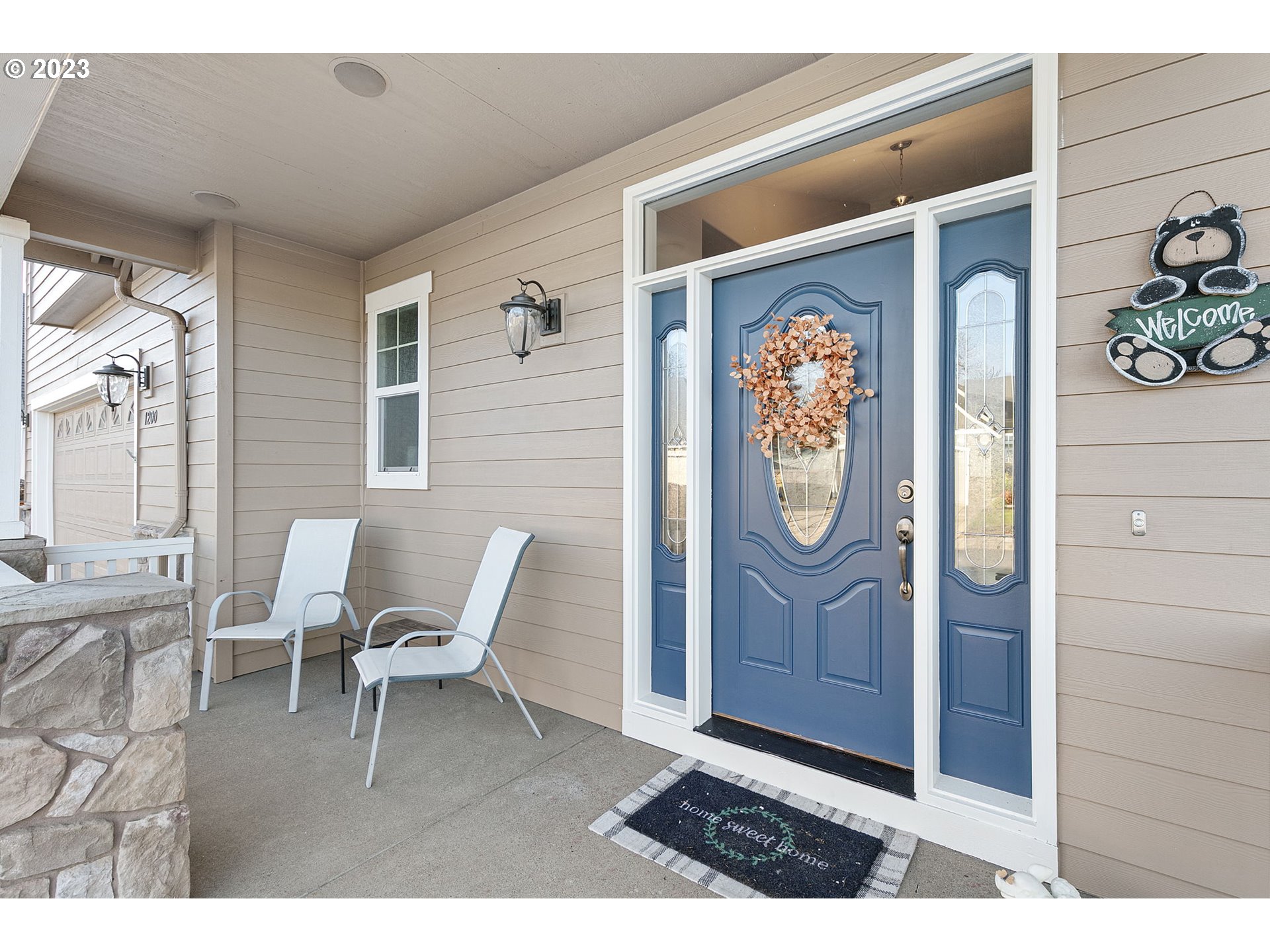 1200 South 41st Place Springfield, OR 97478 - Photo 4 of 34 a living room with furniture a piano and a window