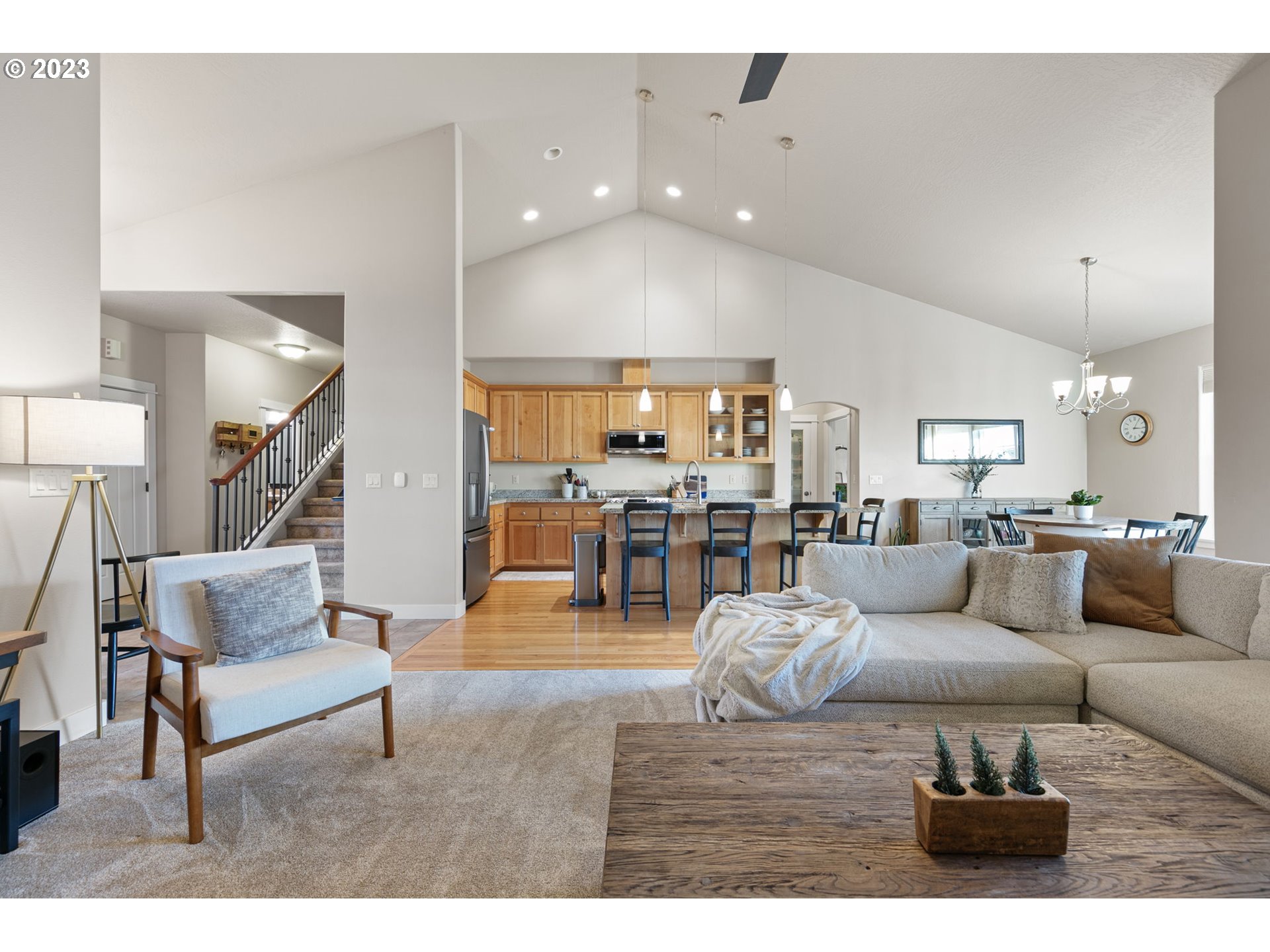 1200 South 41st Place Springfield, OR 97478 - Photo 9 of 34 a living room with furniture and a table