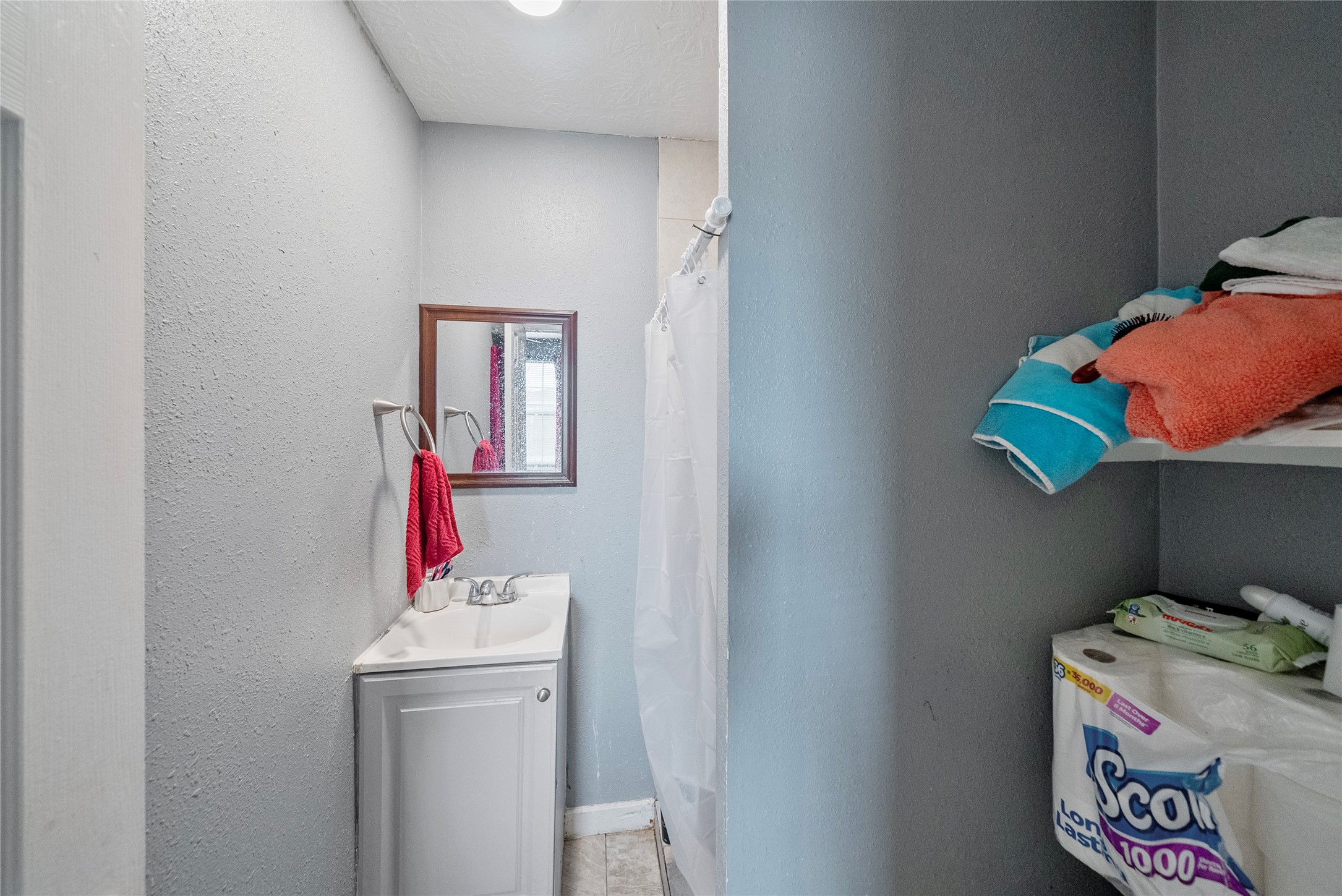 7938 Kerr Street, Unit 6 Houston, TX 77029 - Photo 12 of 18 a utility room with dryer and washer
