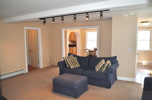 10 Wauwinet Road Worcester, MA 01605 - Photo 6 of 30 Gallery Image 6