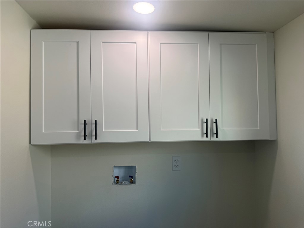 10337 Mull Avenue Riverside, CA 92505 - Photo 15 of 28 a view of cabinets