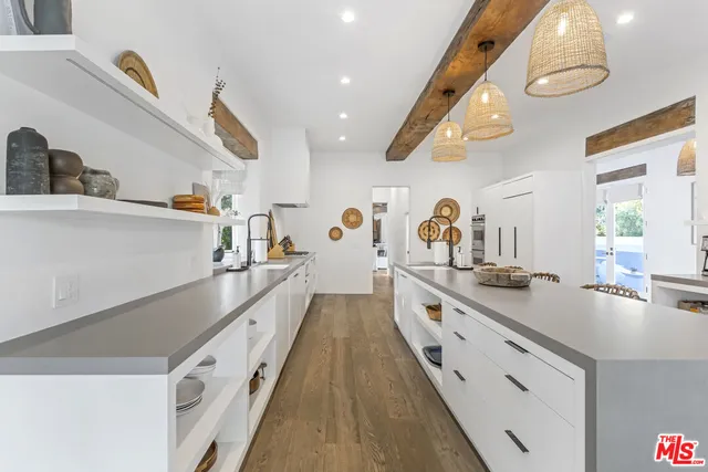 $1,995,000 | 27405 Pacific Coast Highway, Malibu, CA 90265