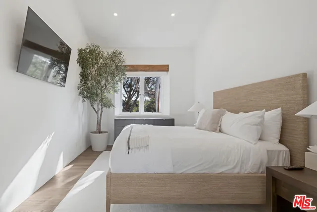 $1,995,000 | 27405 Pacific Coast Highway, Malibu, CA 90265