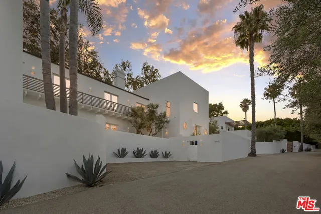 $1,995,000 | 27405 Pacific Coast Highway, Malibu, CA 90265