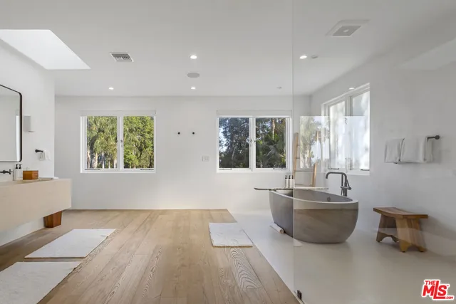 $1,995,000 | 27405 Pacific Coast Highway, Malibu, CA 90265