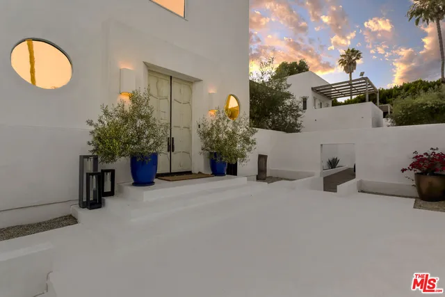 $1,995,000 | 27405 Pacific Coast Highway, Malibu, CA 90265