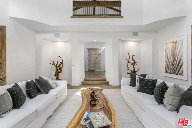 $1,995,000 | 27405 Pacific Coast Highway, Malibu, CA 90265