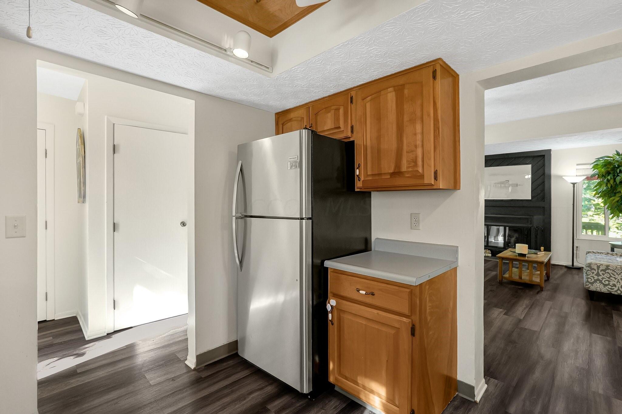 3766 Canon Ridge Place Columbus, OH 43230 - Photo 12 of 22 Canon.Kitchen2