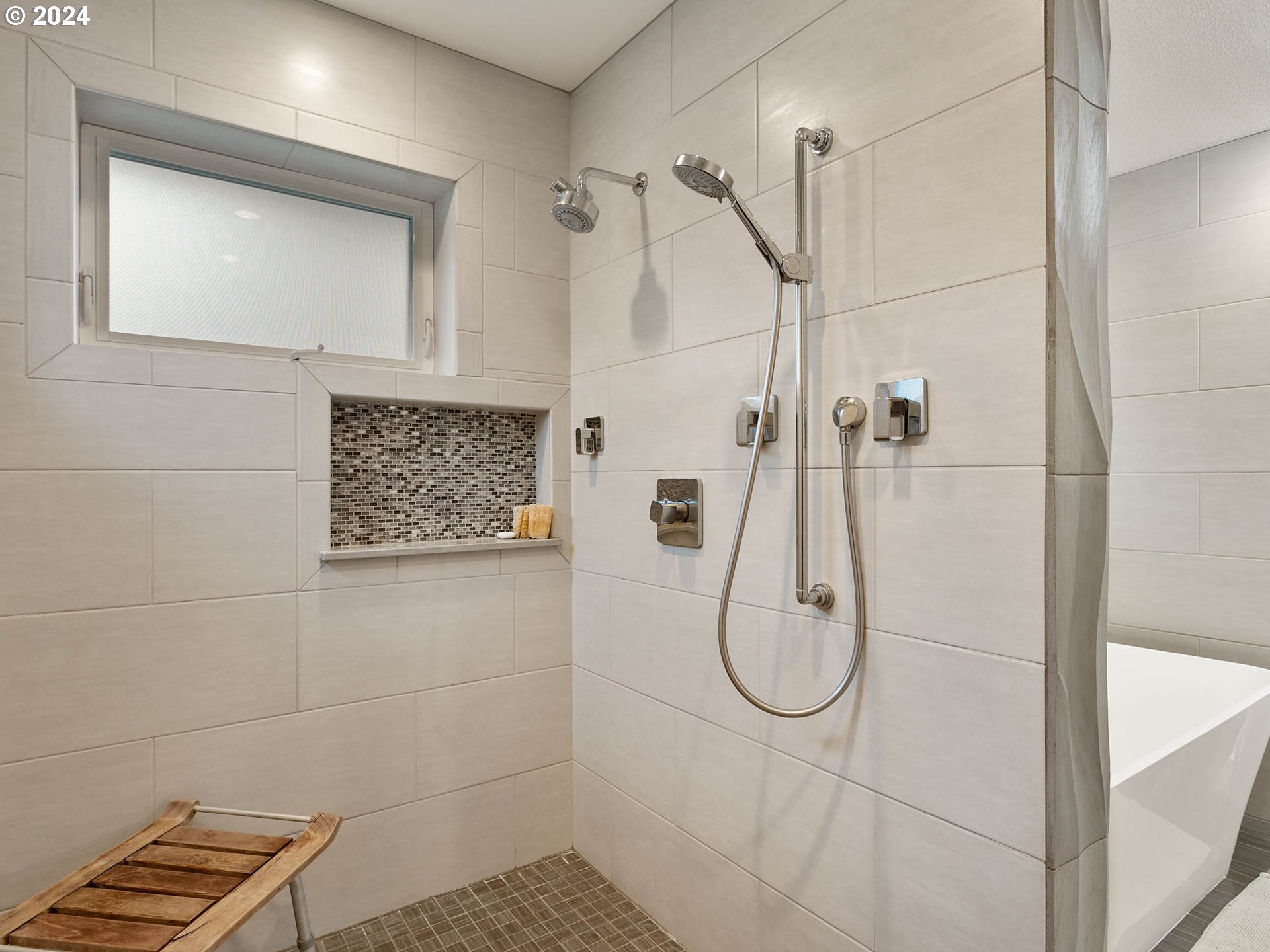 3271 Northeast Jackson Rd Loop Hillsboro, OR 97124 - Photo 21 of 48 Bathroom, Attached