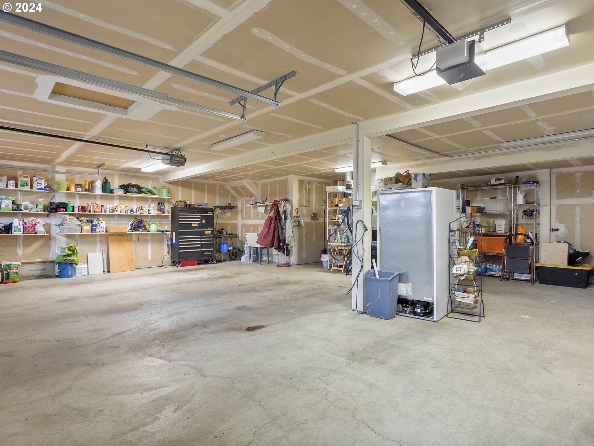 3271 Northeast Jackson Rd Loop Hillsboro, OR 97124 - Photo 42 of 48 Garage