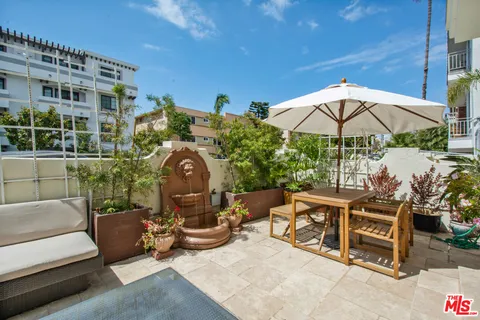 $1,195,000 | 11838 Kiowa Avenue, Unit 101, Los Angeles, CA 90049
