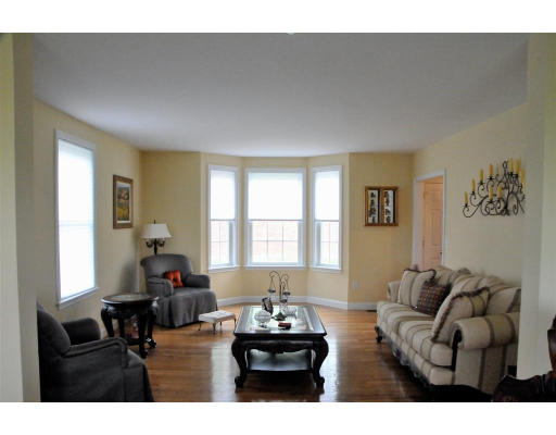 35 Blue Ridge Road North Andover, MA 01845 - Photo 3 of 16 Gallery Image 3