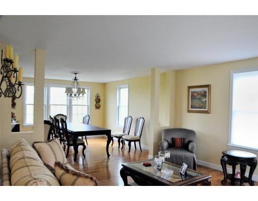 35 Blue Ridge Road North Andover, MA 01845 - Photo 4 of 16 Gallery Image 4