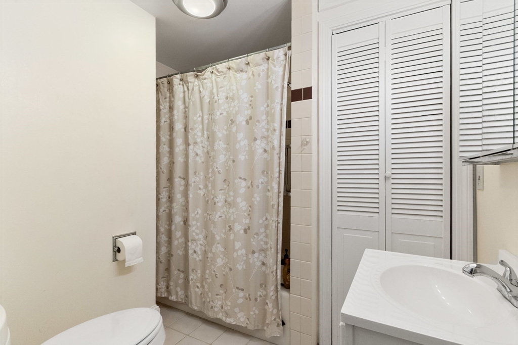 148 Lakeview Avenue, Unit 148 Cambridge, MA 02138 - Photo 18 of 23