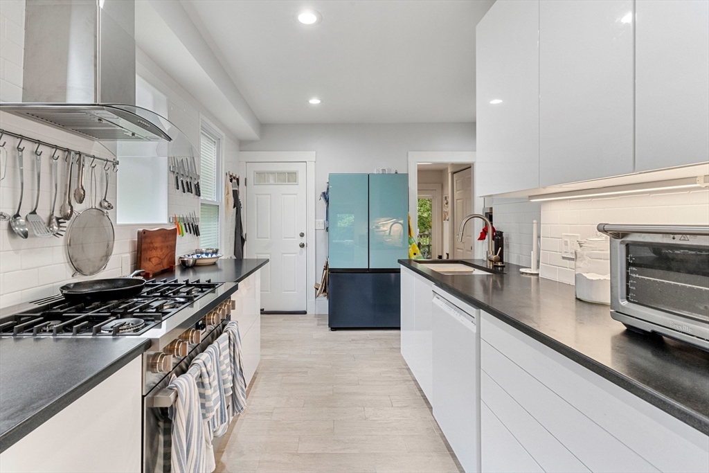 148 Lakeview Avenue, Unit 148 Cambridge, MA 02138 - Photo 7 of 23