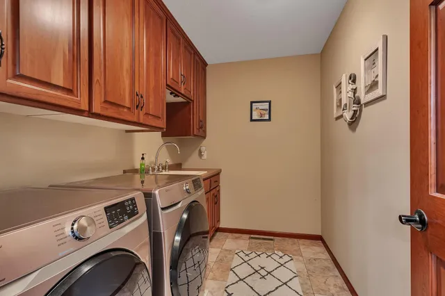 $565,000 | 2161 Mill Pond Drive, St. Cloud, MN 56303