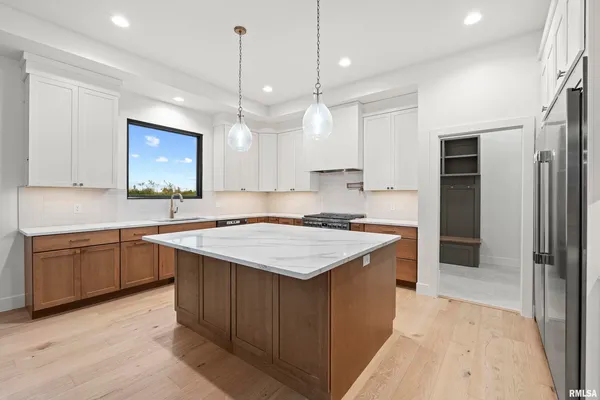 $950,000 | 6382 Pelican Street, Bettendorf, IA 52722