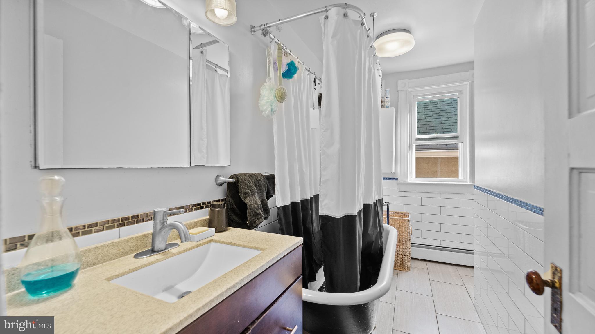 4512 Schenley Road Baltimore, MD 21210 - Photo 13 of 16 Upstairs Full Bath