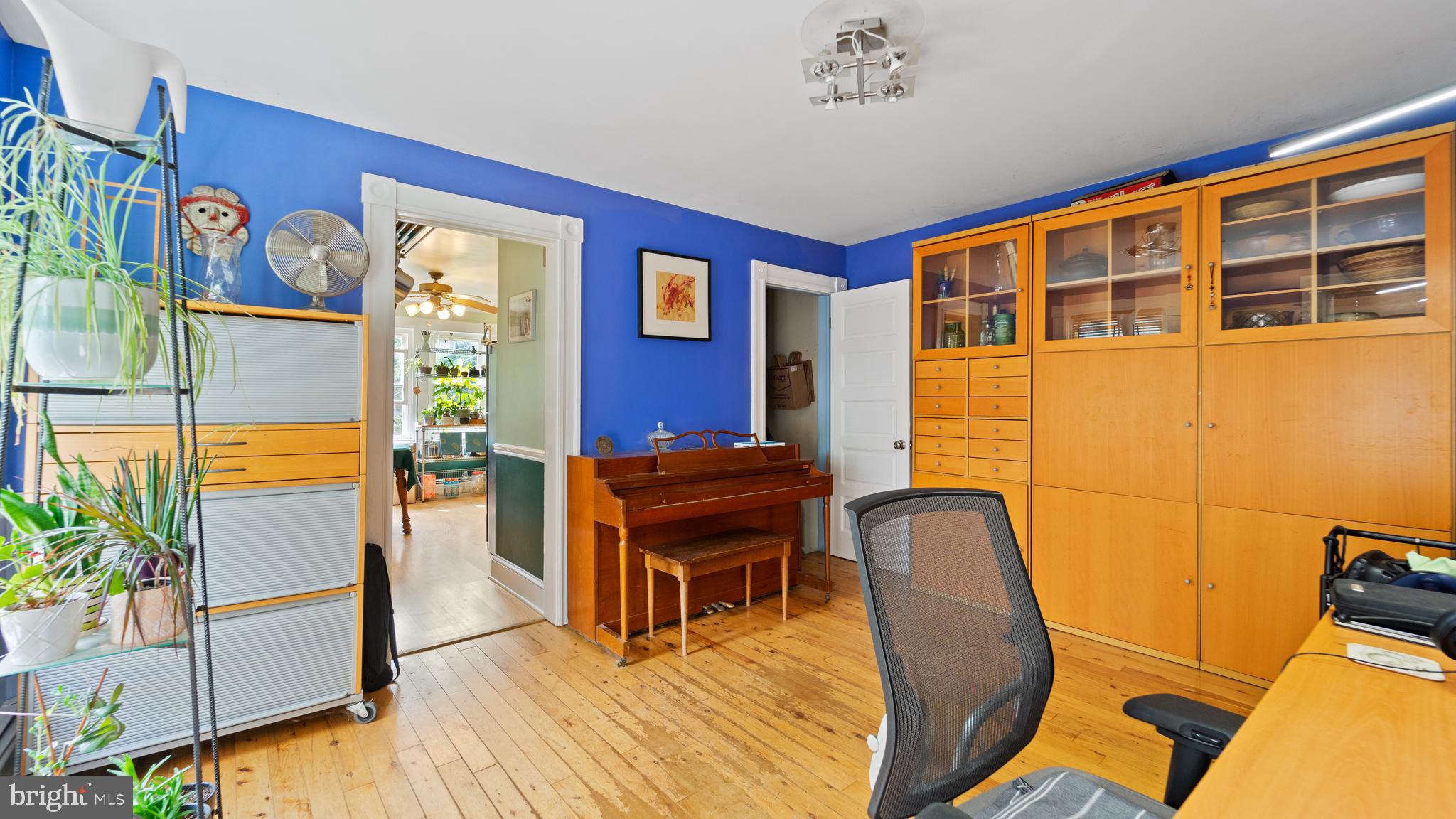 4512 Schenley Road Baltimore, MD 21210 - Photo 5 of 16 Work Space / Dining Room