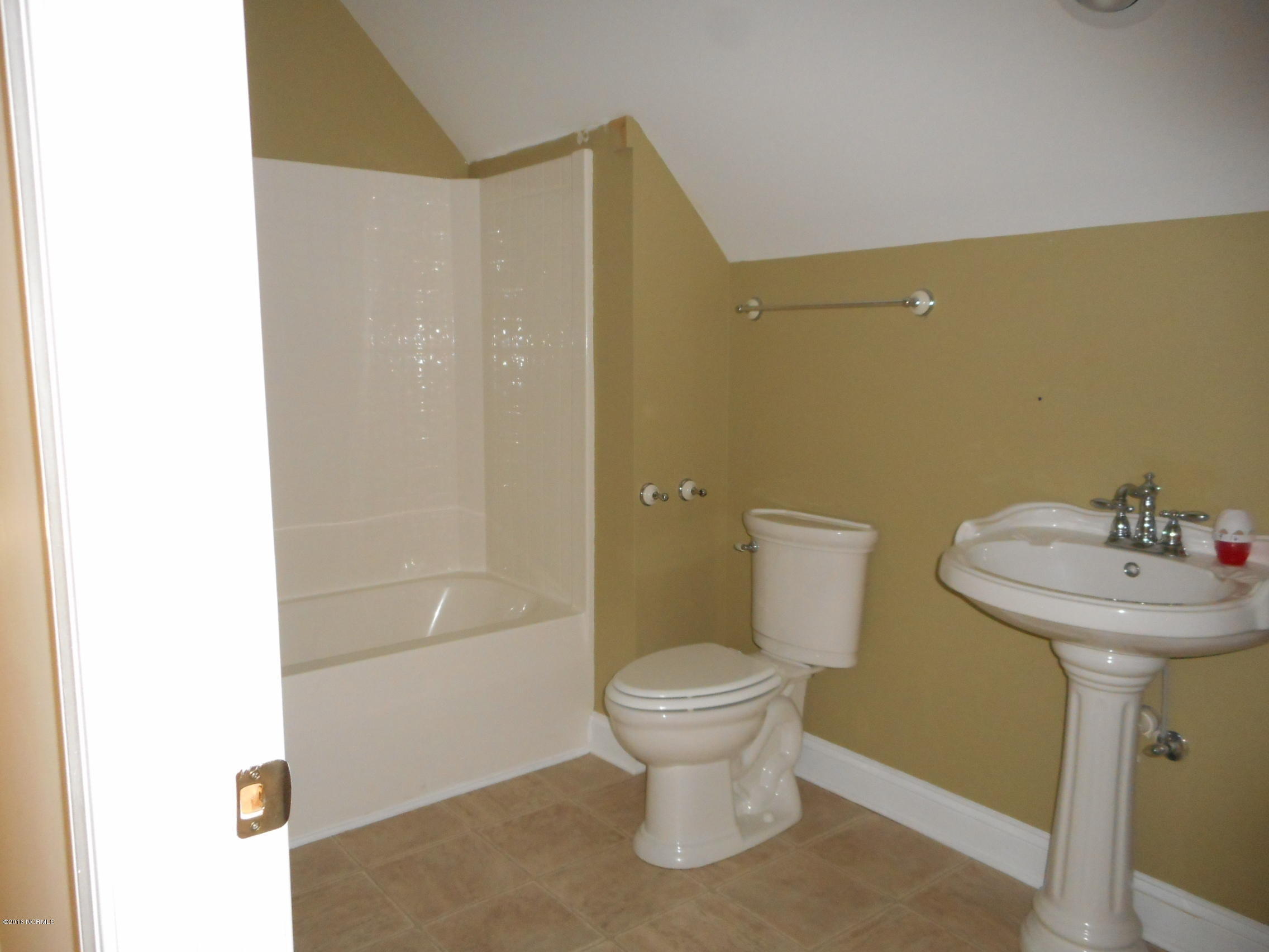 1255 Nine Foot Road Newport, NC 28570 - Photo 29 of 70 Bath Upstairs