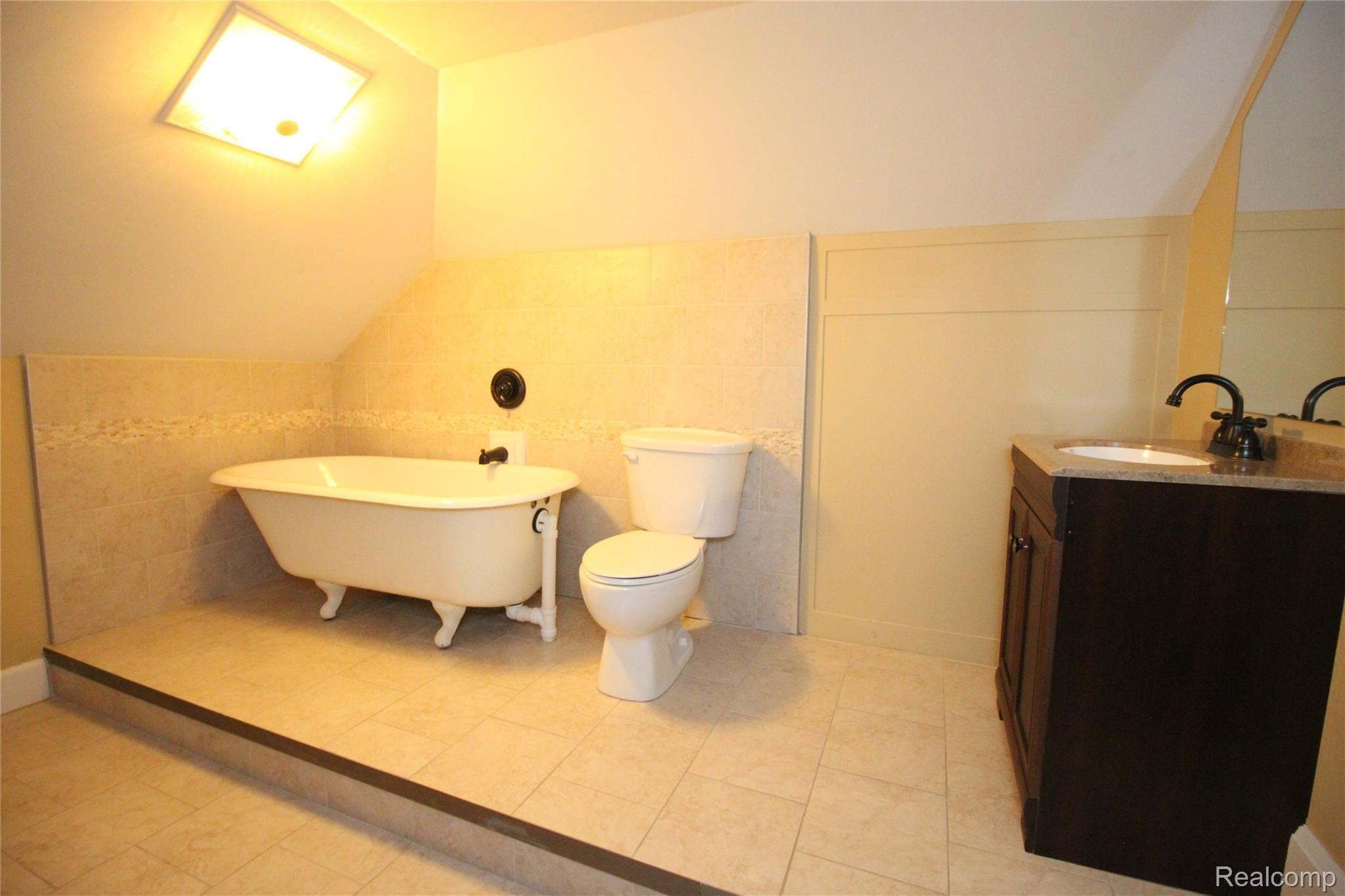1376 Bedford Road Grosse Pointe, MI 48230 - Photo 43 of 49 IMG_0501.JPG