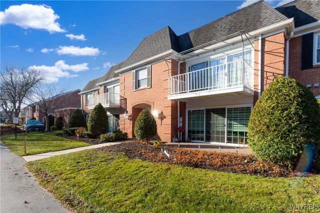 $274,900 | 27 Hickory Hill Road, Unit H, Amherst, NY 14221