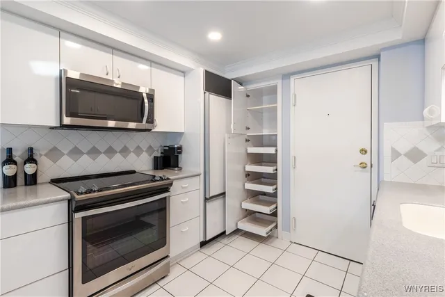 $274,900 | 27 Hickory Hill Road, Unit H, Amherst, NY 14221