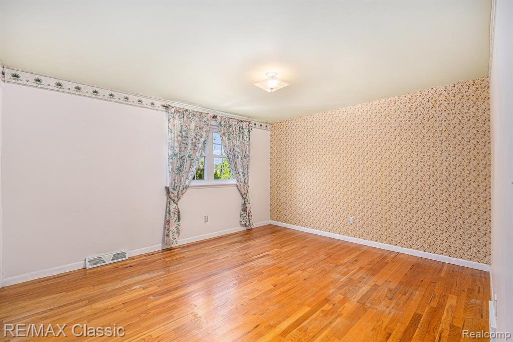 1925 Dawn Ridge Road Walled Lake, MI 48390 - Photo 14 of 35 Gallery Image 14