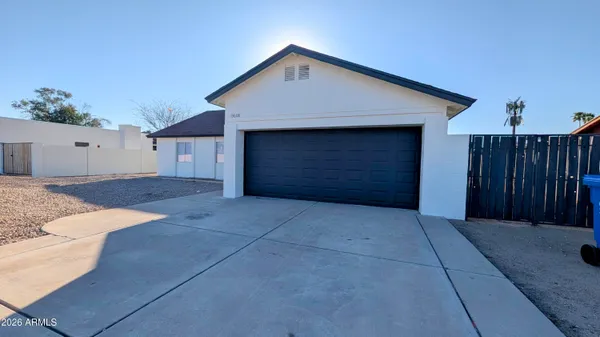 $384,500 | 13608 North 40th Drive, Phoenix, AZ 85029