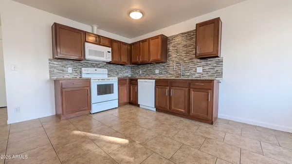 $384,500 | 13608 North 40th Drive, Phoenix, AZ 85029