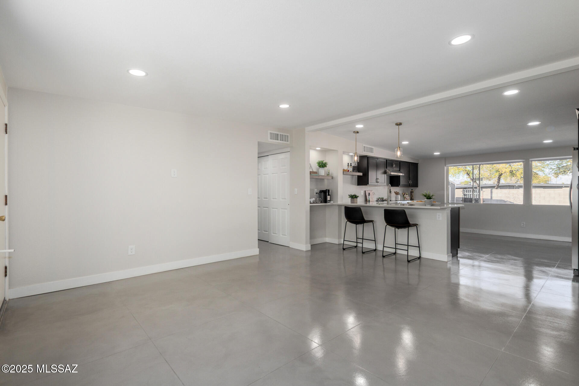 6935 East Stella Road Tucson, AZ 85730 - Photo 12 of 37 Gallery Image 12