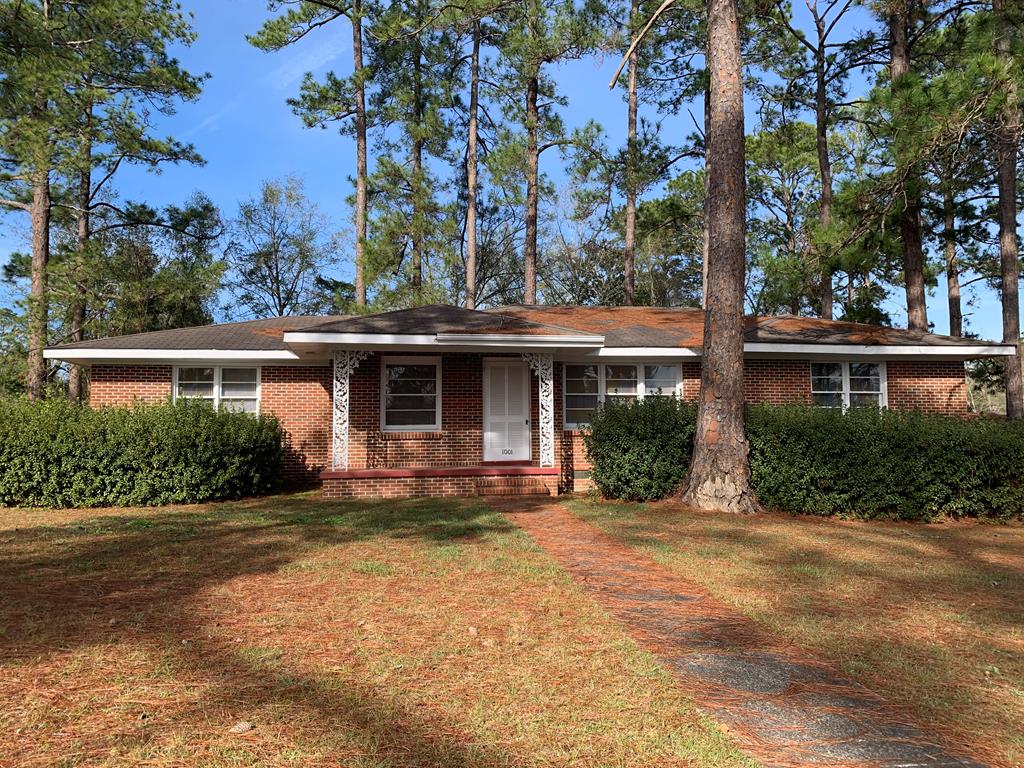 1001 Moss Street Dothan, AL 36301 - Photo 1 of 14 Main View