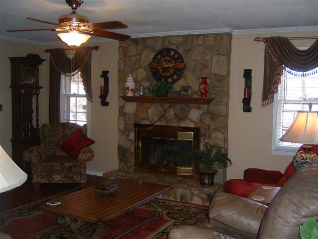 163 Glorisa Road Marietta, SC 29661 - Photo 7 of 24