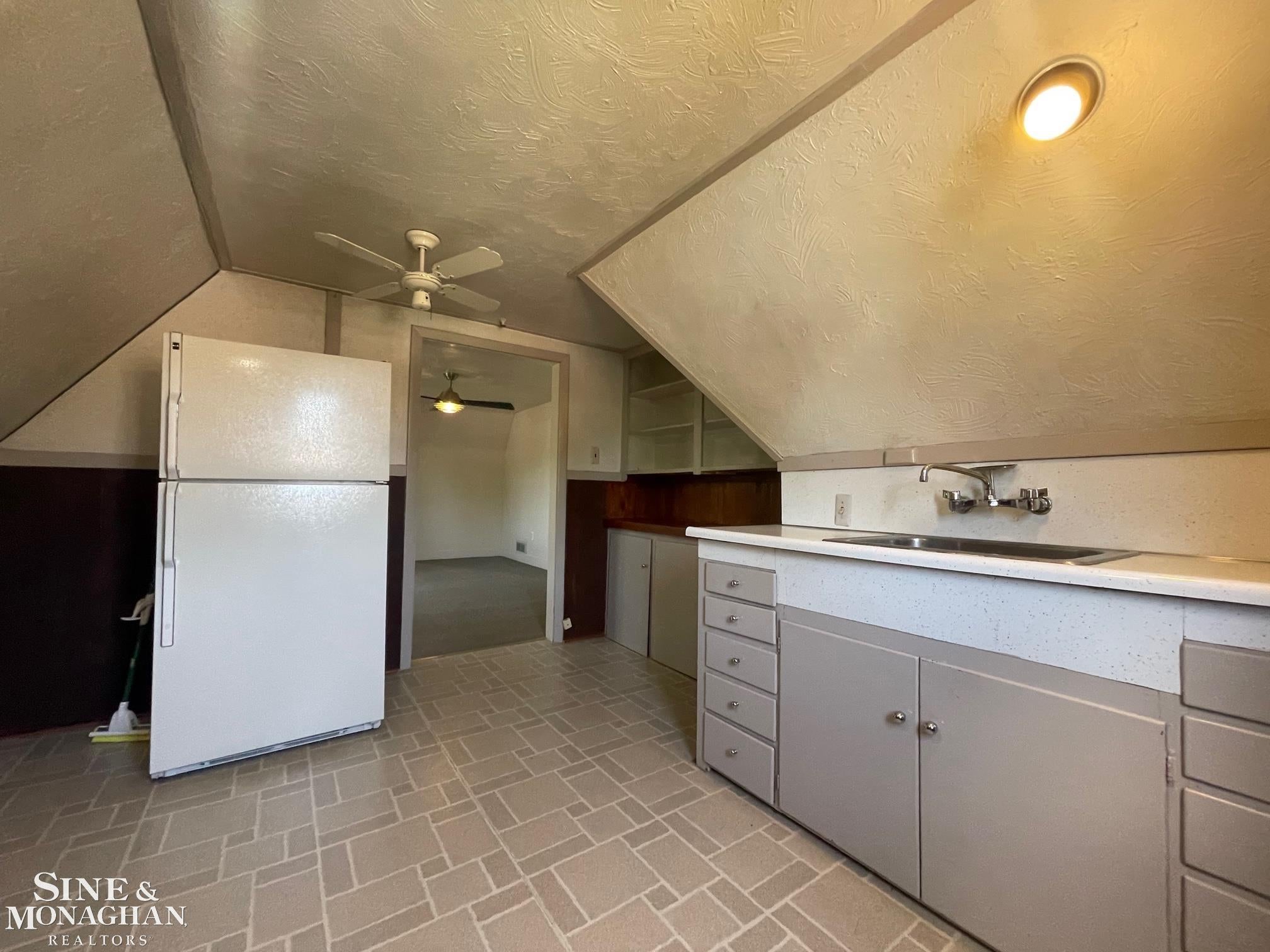 780 Trombley Road, Unit 3 Grosse Pointe Park, MI 48230 - Photo 12 of 40 Gallery Image 12