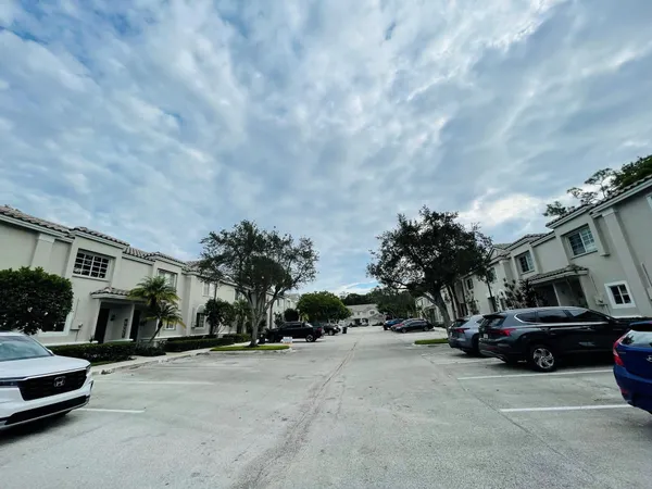 $2,500 | 4854 Northwest 58th Manor, Coconut Creek, FL 33073