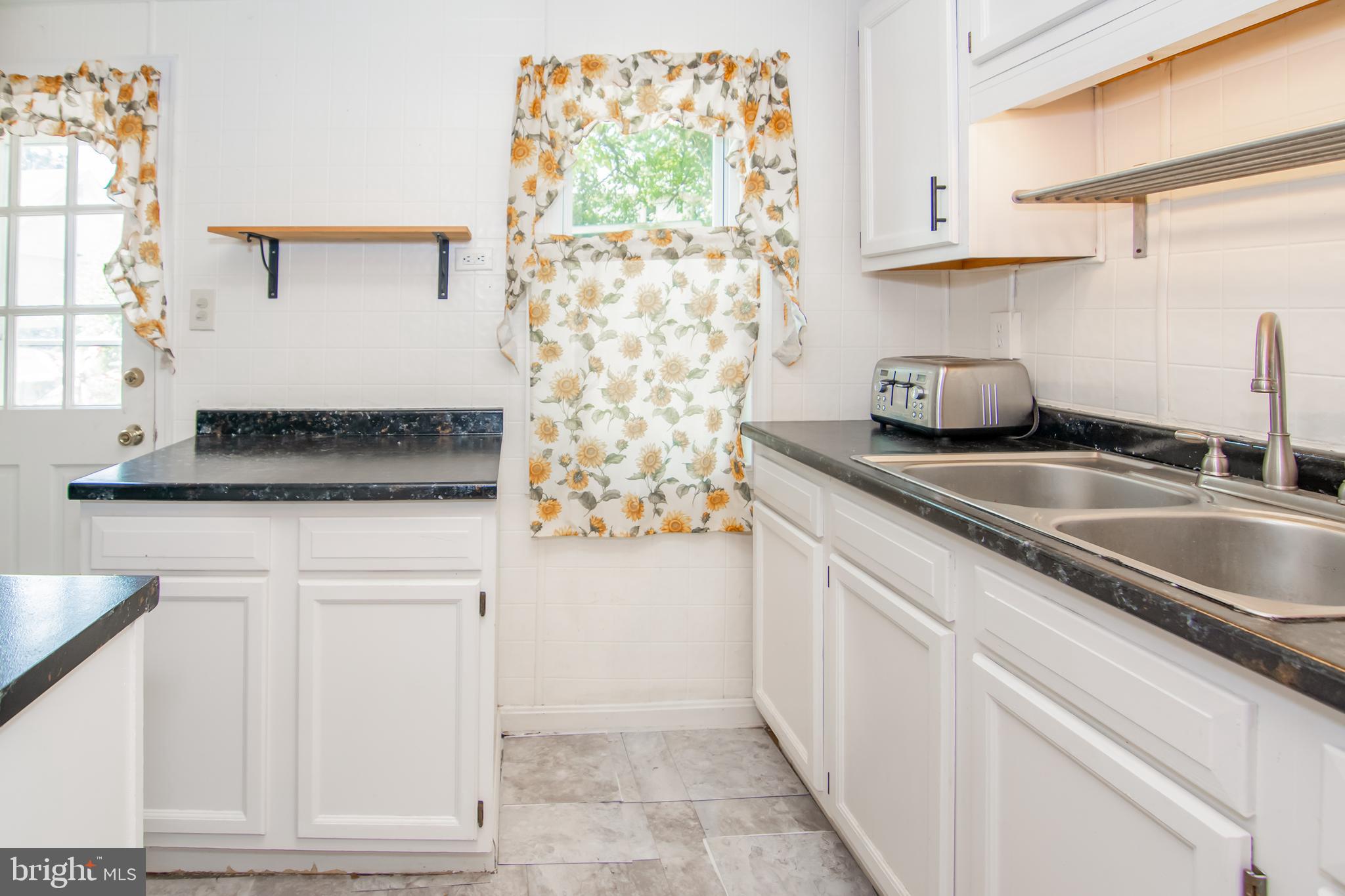 1002 North Point Road Baltimore, MD 21224 - Photo 9 of 18 Gallery Image 9