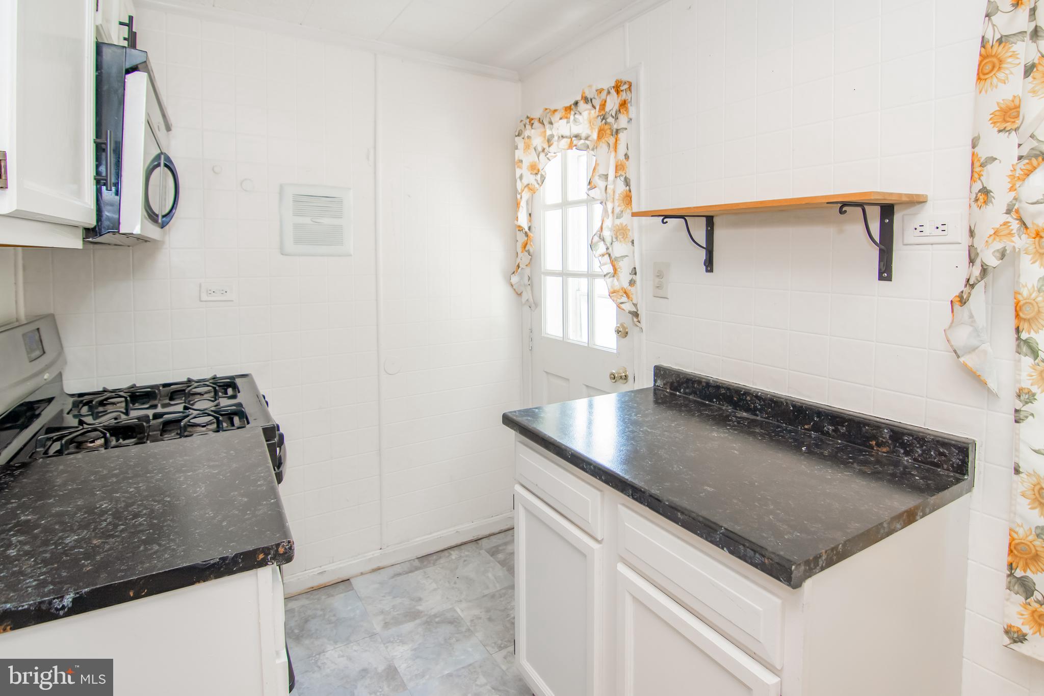 1002 North Point Road Baltimore, MD 21224 - Photo 10 of 18 Gallery Image 10